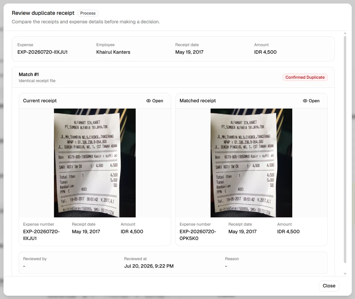 Tampilan review duplicate receipt di Spensify — membandingkan struk dan detail expense sebelum keputusan diambil.